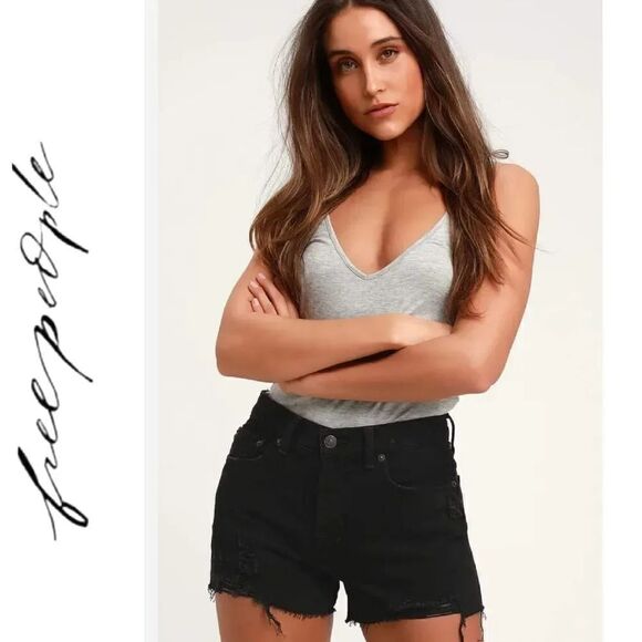 We The FREE PEOPLE Black Sofia Distressed High Waist Jean Shorts Size 30 - Picture 4 of 14